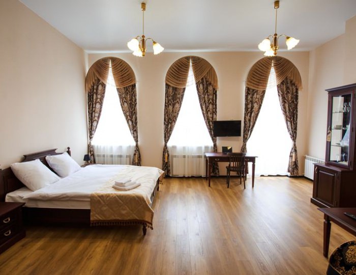 Люкс № 4 однокомнатный с ванной и балконом (к.1) - Санаторий «им. Воровского»